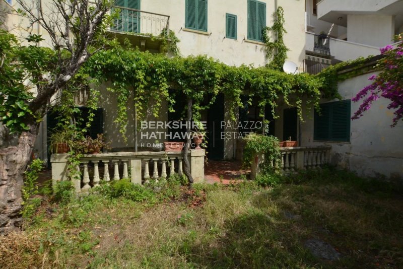 Teto/Chão em Viareggio