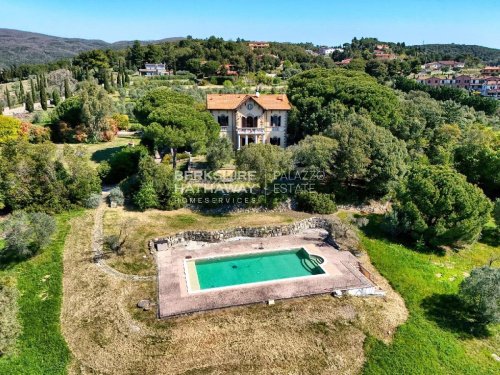 Villa a Riparbella