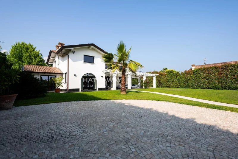 Villa in Pietrasanta