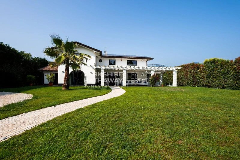 Villa in Pietrasanta