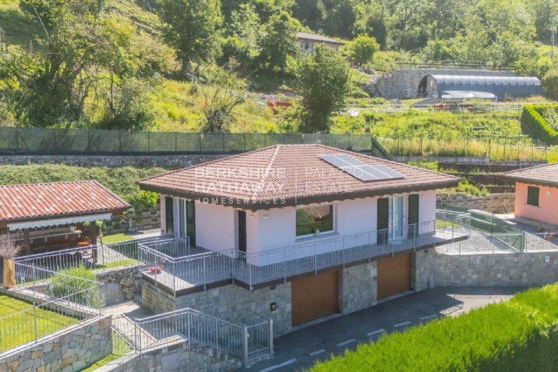 Villa à Blessagno