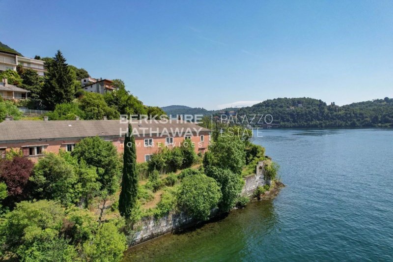 Villa in Laveno-Mombello