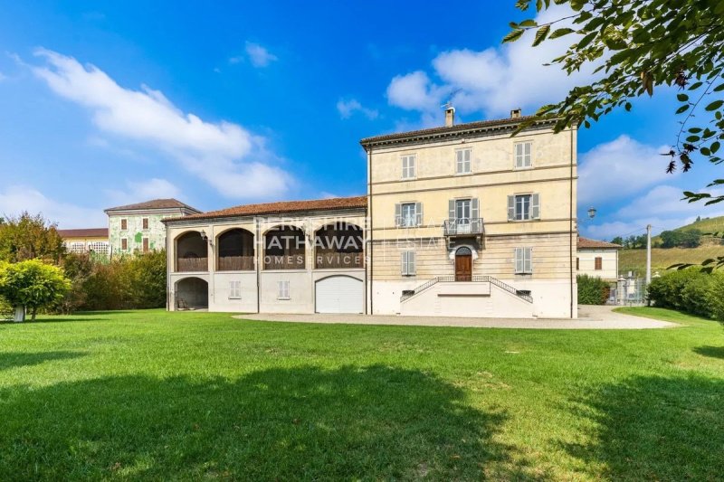 Villa en Mombaruzzo