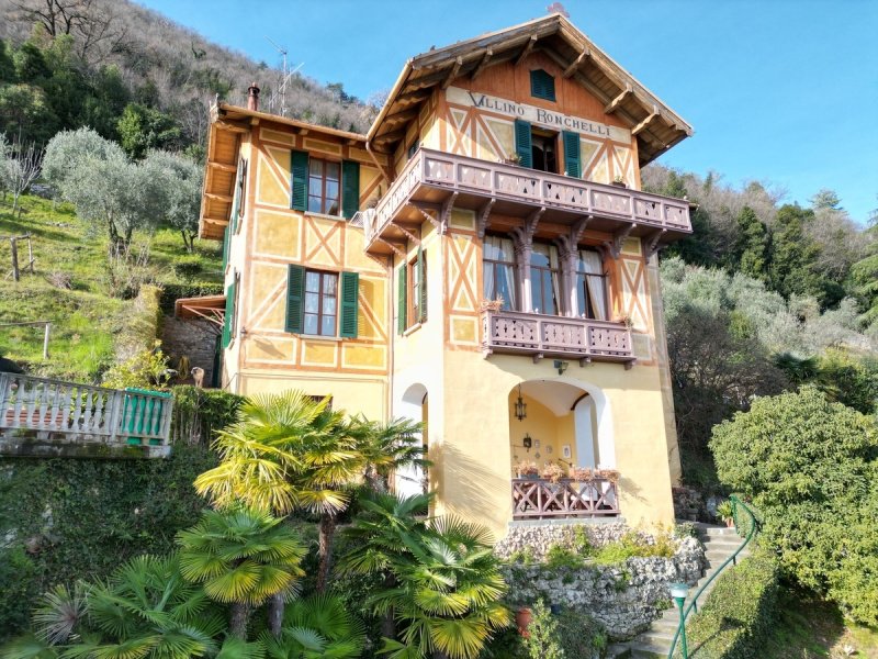 Villa a Tavernola Bergamasca