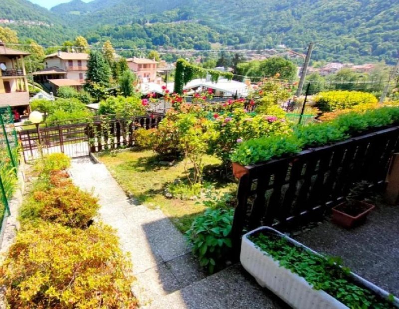 Moradia com terraço em Centro Valle Intelvi