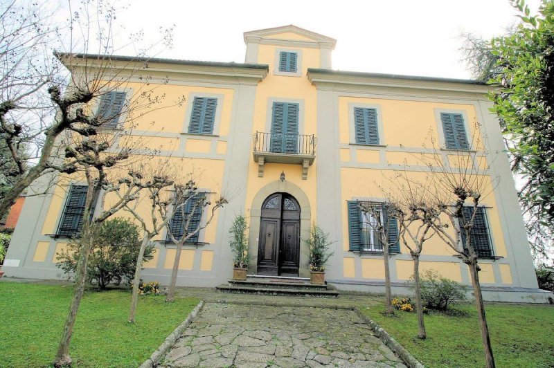 Villa in Uzzano