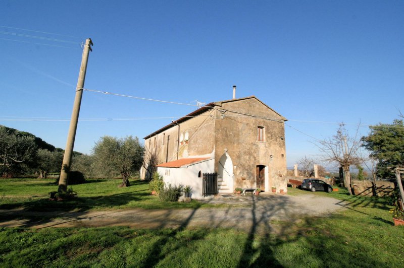 Klein huisje op het platteland in Scarlino