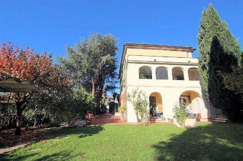 Villa in Calci