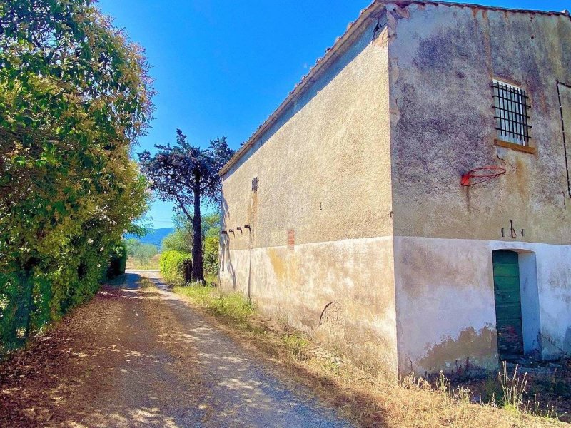 Klein huisje op het platteland in Castagneto Carducci