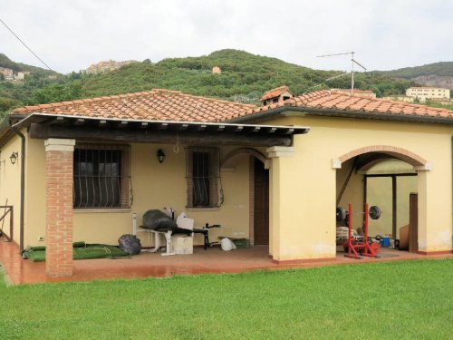 Villa a Gavorrano