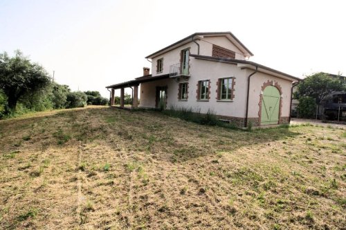 Farmhouse in Pietrasanta
