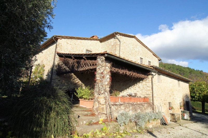 Klein huisje op het platteland in Serravalle Pistoiese