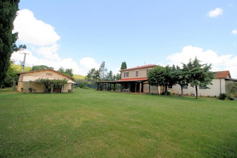 Klein huisje op het platteland in Monteverdi Marittimo