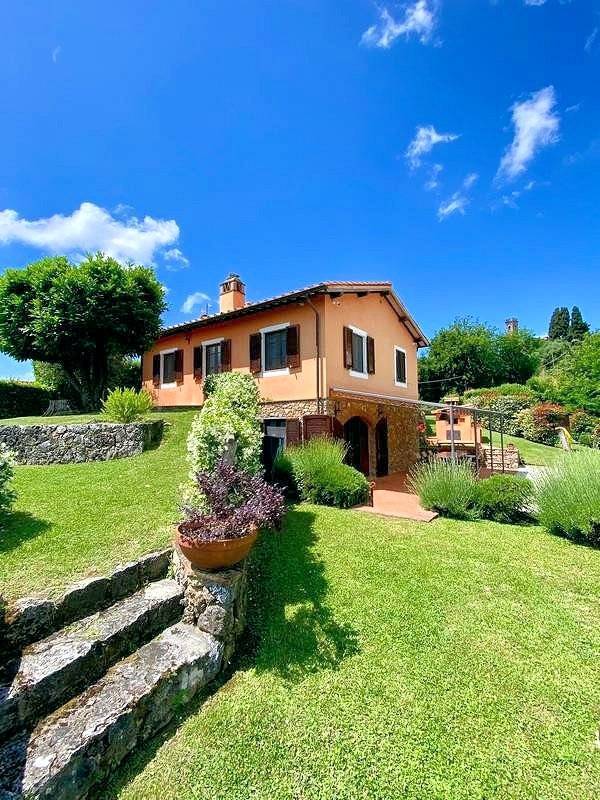 Farmhouse in Camaiore