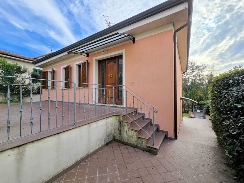 Villa in Montopoli in Val d'Arno