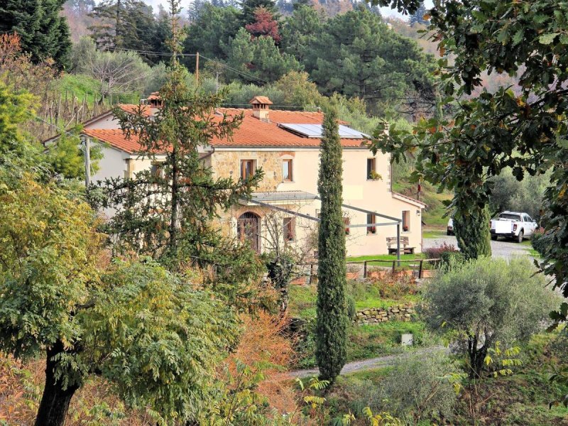Hus på landet i Marliana