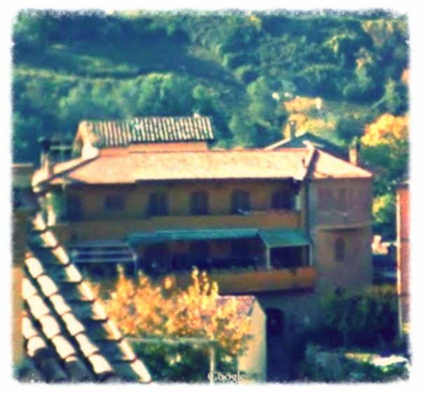 Hus från källare till tak i Sacrofano