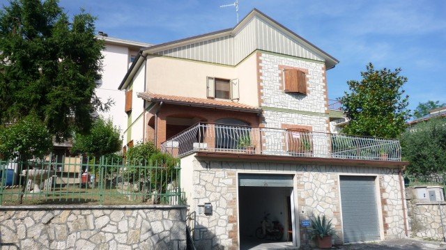 Villa in Castignano