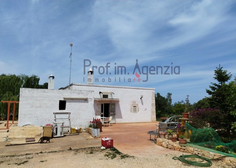 Klein huisje op het platteland in Ostuni