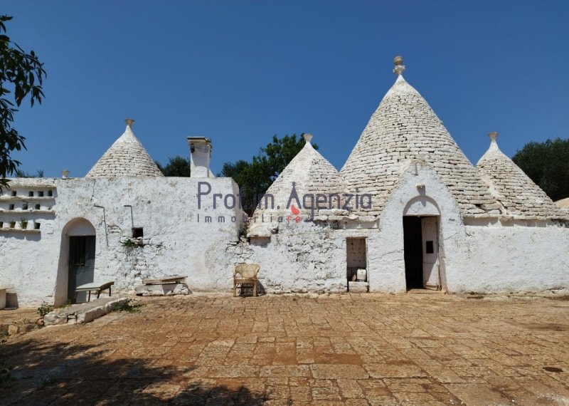 Трулло в Сан-Микеле-Салентино