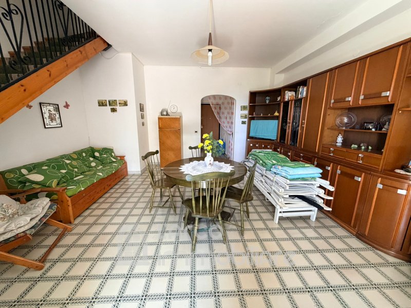 Moradia com terraço em Scalea
