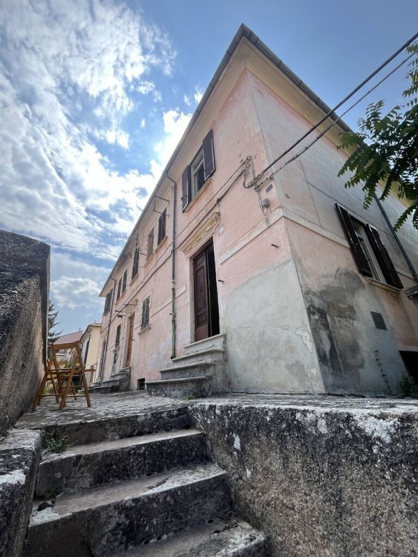 Дом в Кастель-ди-Иери