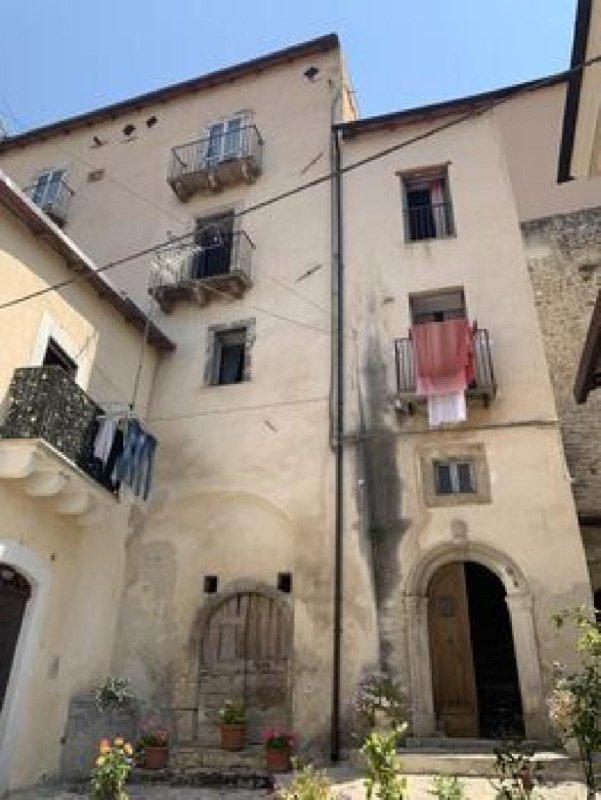 Дом в Кастель-ди-Иери