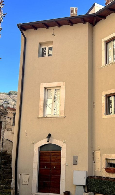 Casa en Castelvecchio Subequo