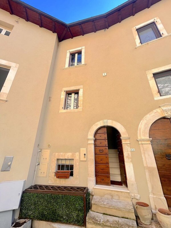 Hus i Castelvecchio Subequo