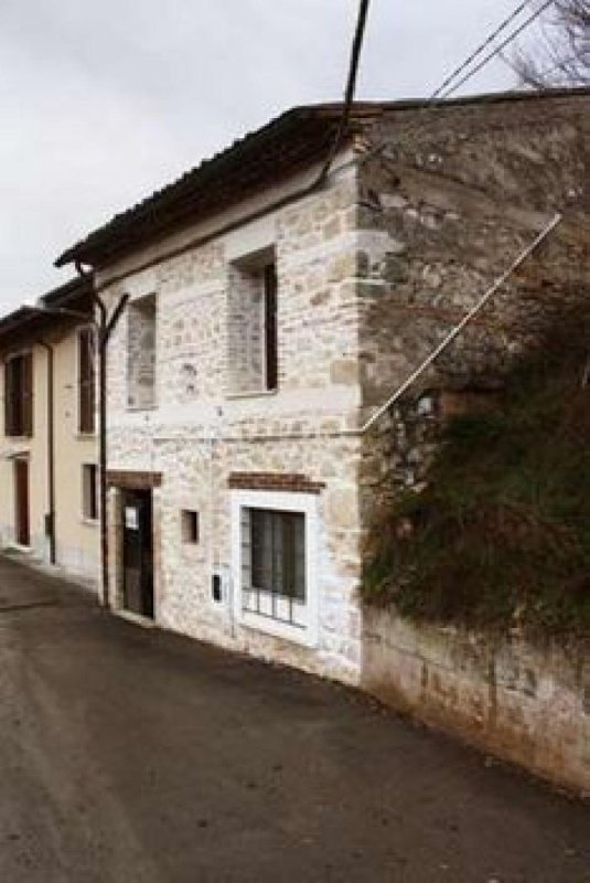 Casa em Magliano de' Marsi