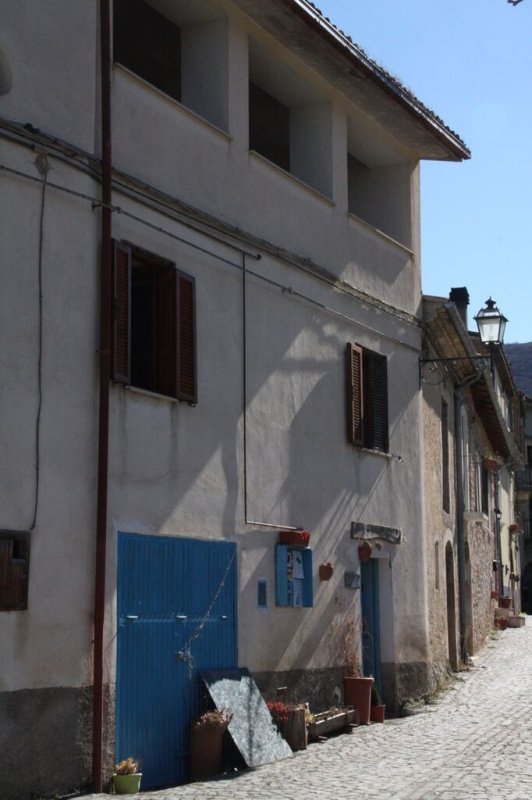 Casa em Tione degli Abruzzi