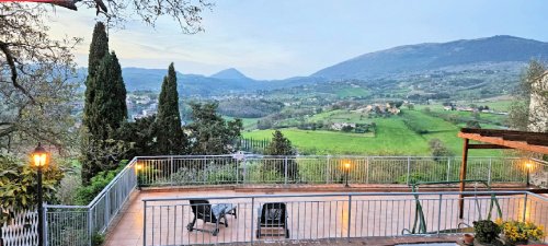 Top-to-bottom house in Corciano