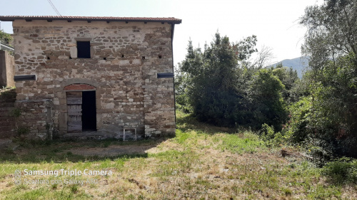 Klein huisje op het platteland in Casola in Lunigiana