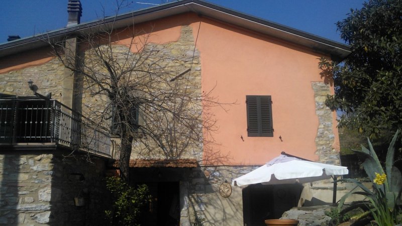 Historiskt hus i Fivizzano