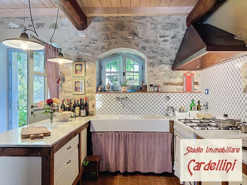 Klein huisje op het platteland in Casola in Lunigiana