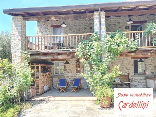 Klein huisje op het platteland in Casola in Lunigiana