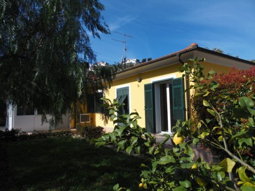 Detached house in Imperia