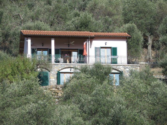 Дом в Диано-Сан-Пьетро