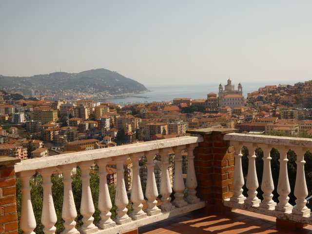 Casa indipendente a Imperia