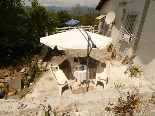 Hus på landet i Pontedassio