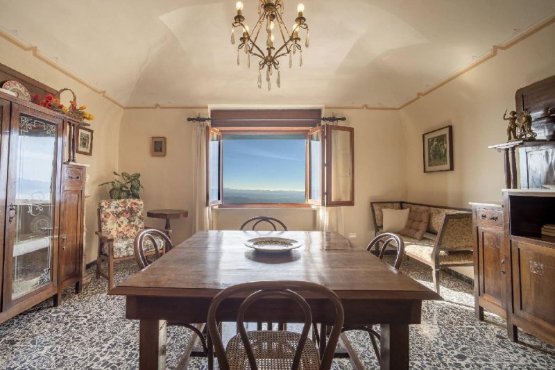 Apartment in Volterra