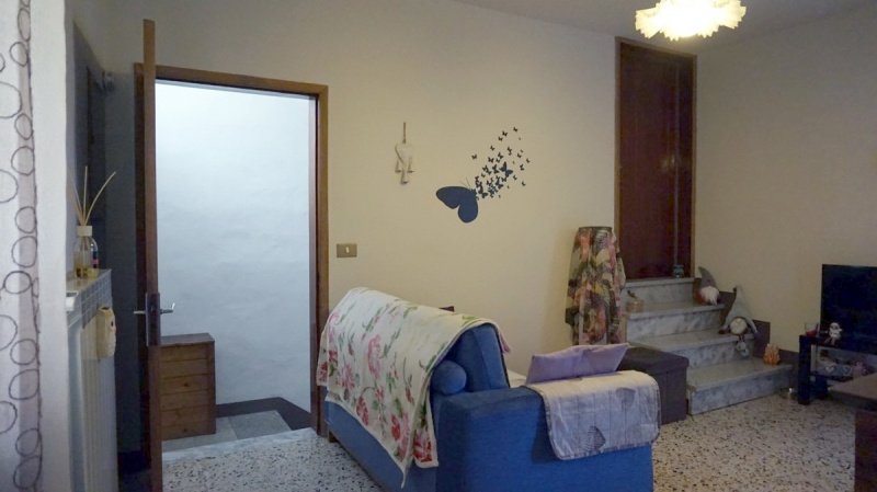 Self-contained apartment in Trequanda