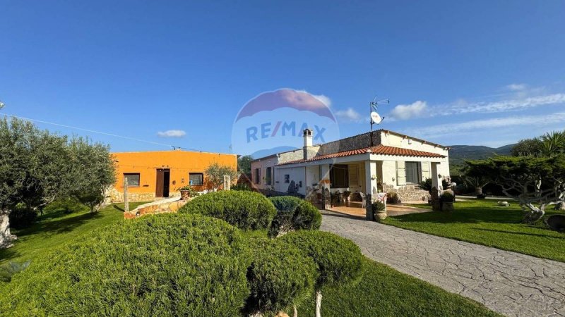 Detached house in Dolianova