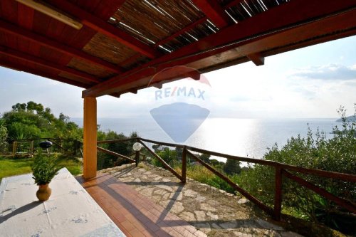 马拉卡拉戈尼斯联排别墅