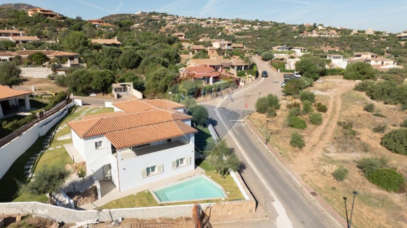 Casa independiente en Loiri Porto San Paolo