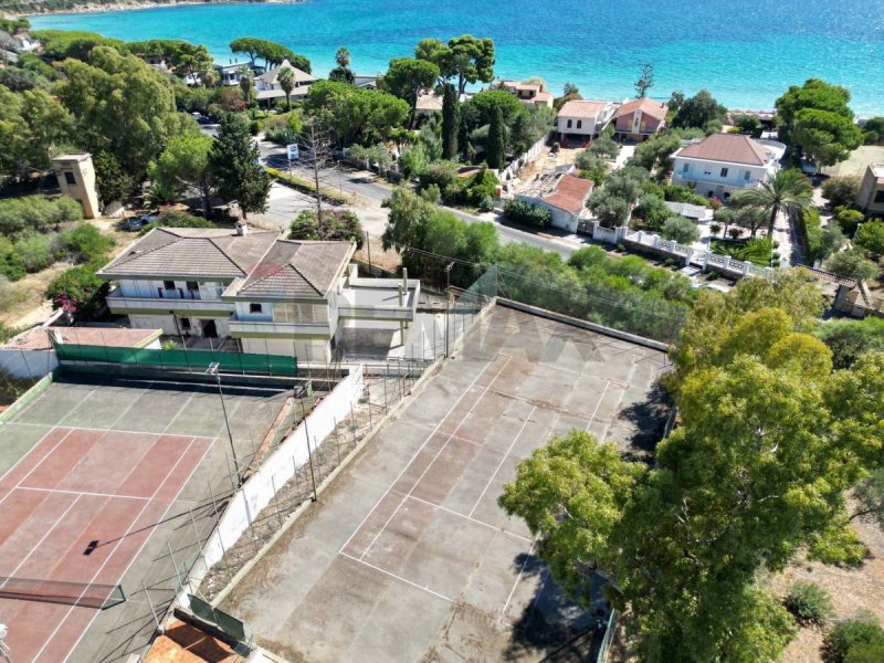 夸尔图-圣埃莱娜半独立房屋