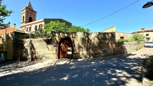 Casa independiente en Laconi