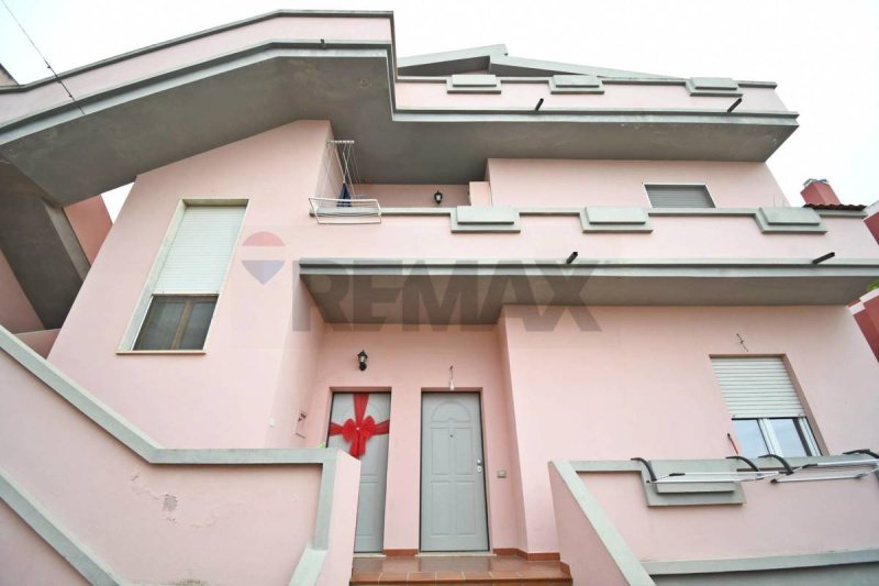 索莱米尼斯公寓