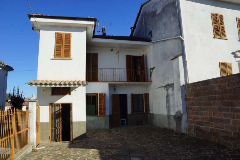 Doppelhaushälfte in Montegrosso d'Asti