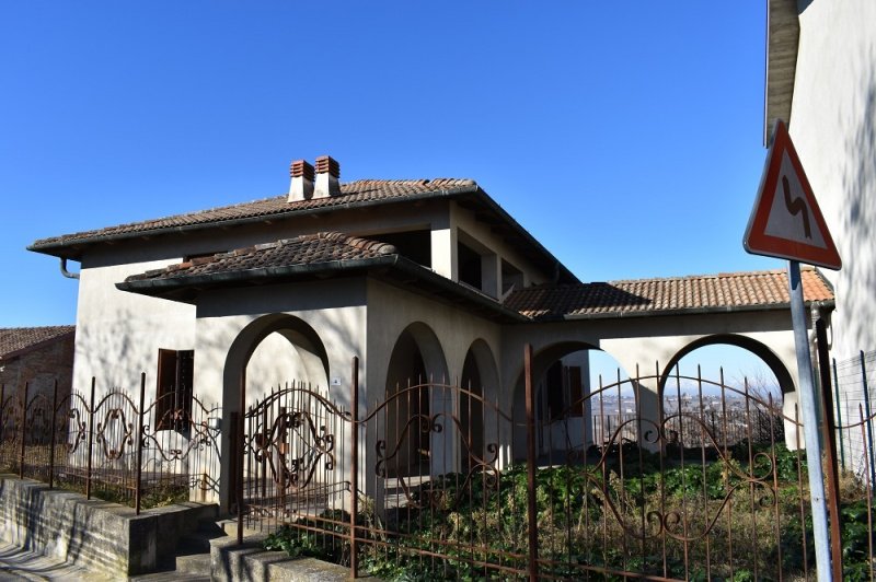 Villa in Agliano Terme